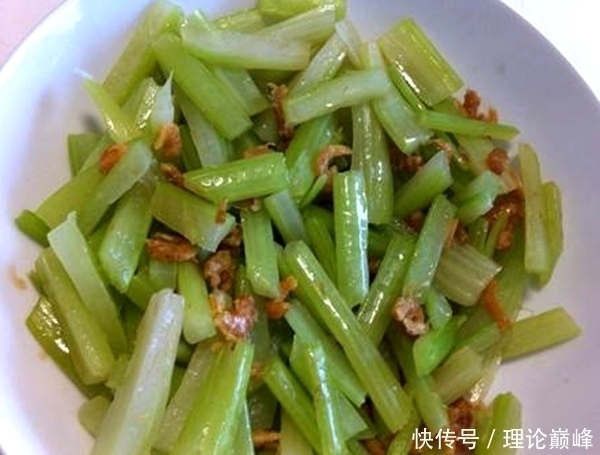 农药残留|凉拌芹菜时,有一个很重要的窍门,掌握后芹菜更脆更嫩更好吃