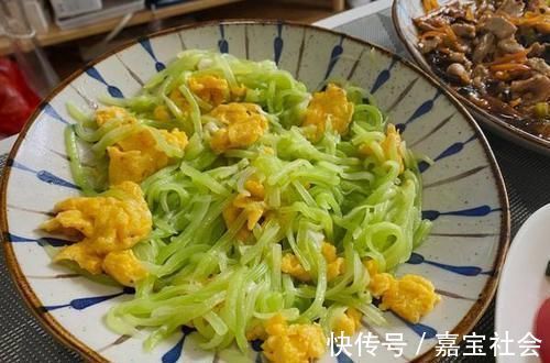 真正的“安神菜”就是它,每天炒一盘,失眠好了,一觉睡到天亮