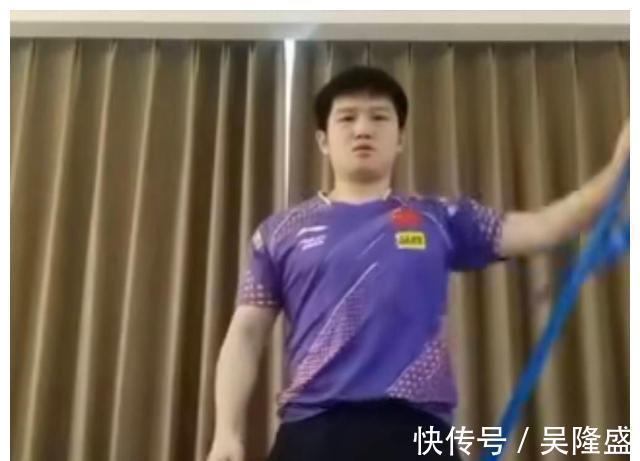 樊振东|国乒隔离期在忙啥？主教练给女队布置作业，球迷：他又长胖了！