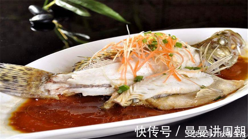 葱青|做清蒸鱼，酱油先放还是后放？一旦顺序弄错了，味道差别极大
