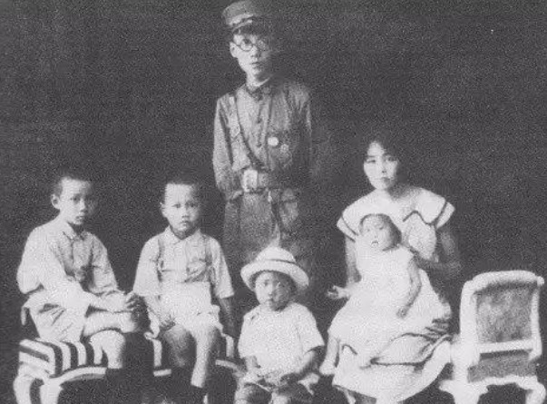 妻子|被郭沫若抛弃的日本妻子:独自将5个孩子拉扯大,死后将财产捐给中国