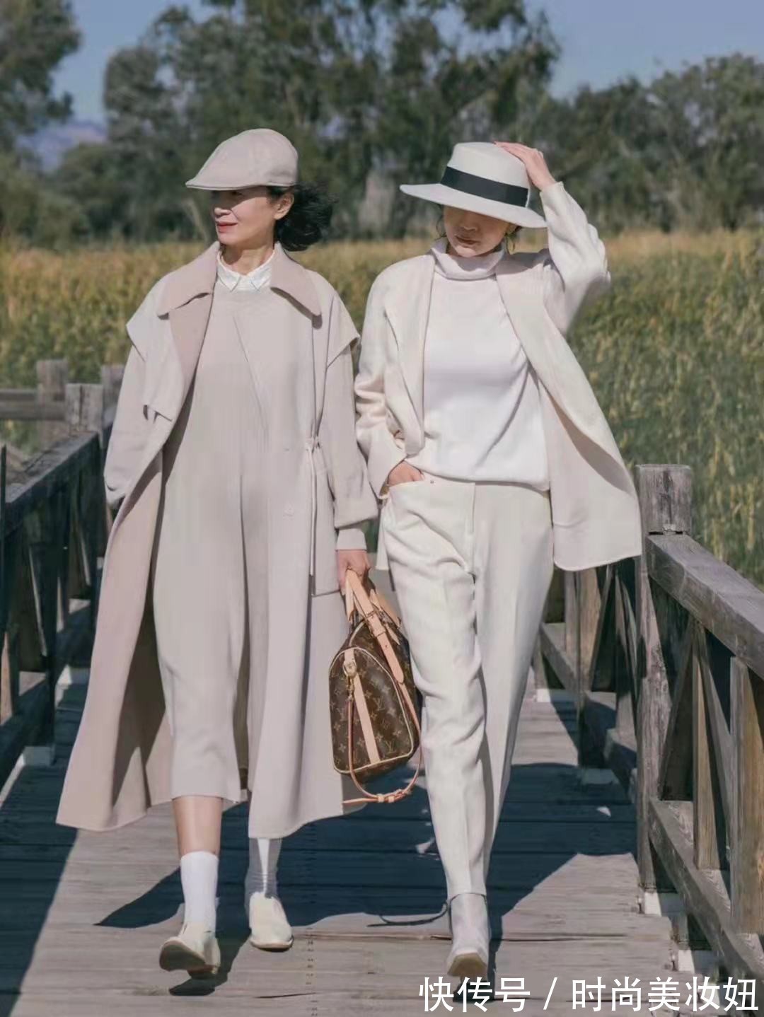 长筒裤|女人无论什么年龄，都适合的“纯色系”法则，干净高级还减龄