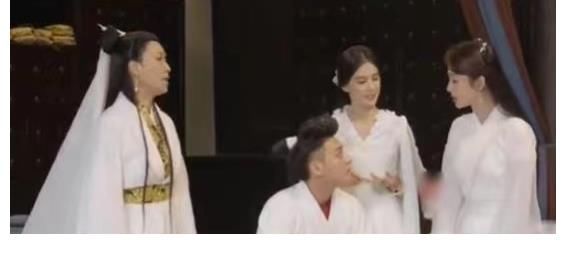 赵雅芝|杨紫赵雅芝同框，相差37岁两代“白娘子”，差别不大