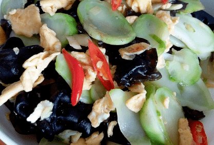 冬天要多吃此菜，铁是芹菜20倍，常吃补血养颜通便，脸色红润