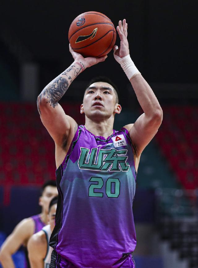 cb狂轰38+7+7!37岁外援越老越妖,恭喜山东男篮,签回他太明智了