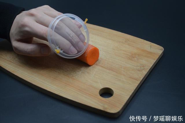 橡皮筋|八宝粥盖子不要扔,放在厨房特别实用,一年能省不少钱,涨知识了