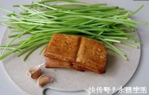 嫩叶|失眠最怕吃此菜,每天炒一盘,百吃不腻,失眠好了,一觉睡到天亮