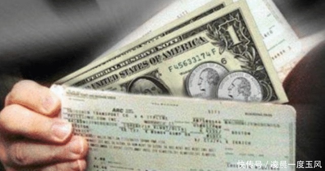 国外小伙曾花25万买一张机票,航空公司暗自窃喜,如今却想收回