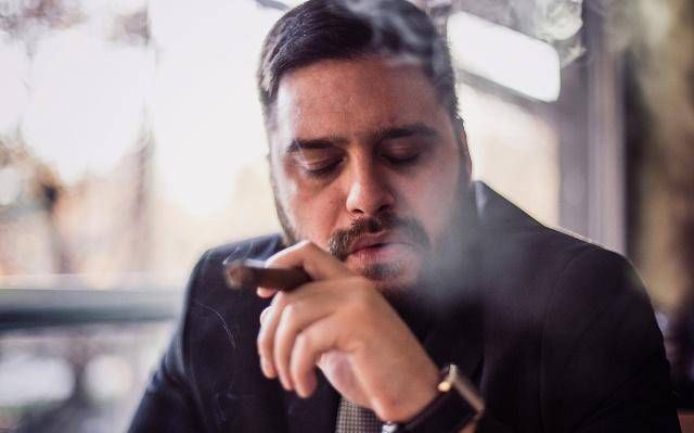 男性荷尔蒙旺盛的男人,大都有这三个共性,如果你也有,偷乐吧