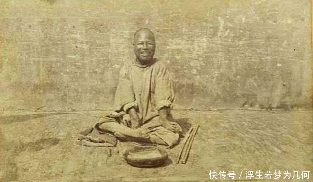 猎手|清末老照片,图一是打野味的猎手,图四炖了一锅好菜