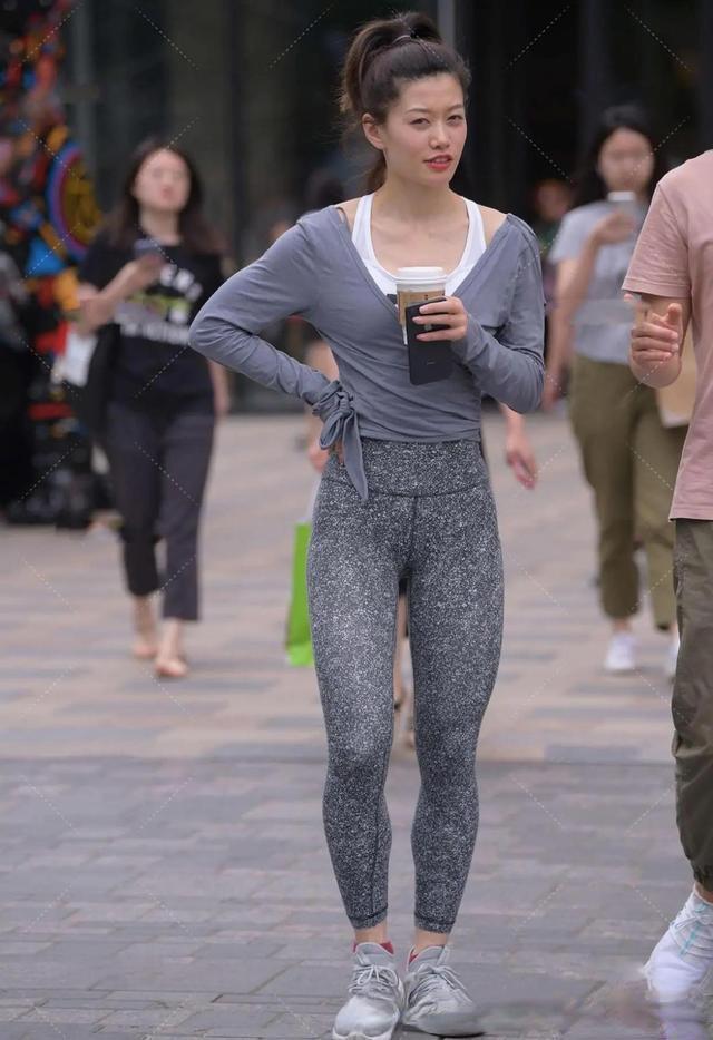 包臀裙 四月不减肥,七月徒伤悲,瑜伽裤还是要这样穿,减肥更有动力