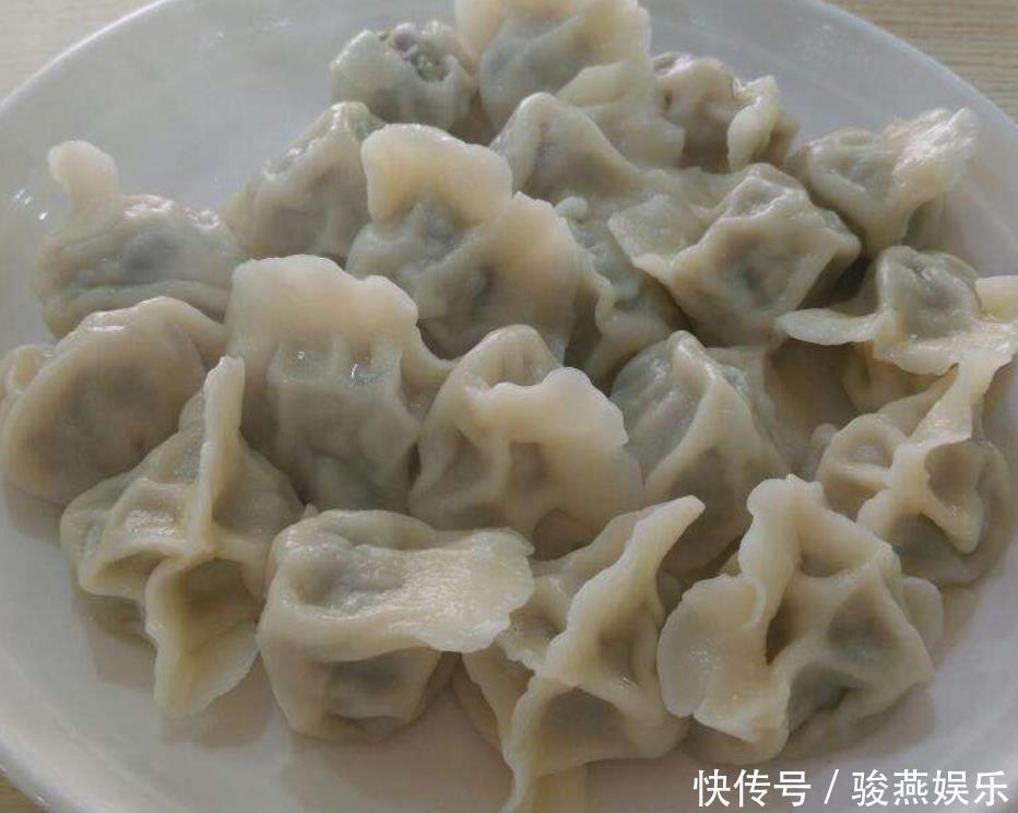 这个菜要多吃,钙是鸡肉的7倍,包成饺子,孩子一顿45个不够吃
