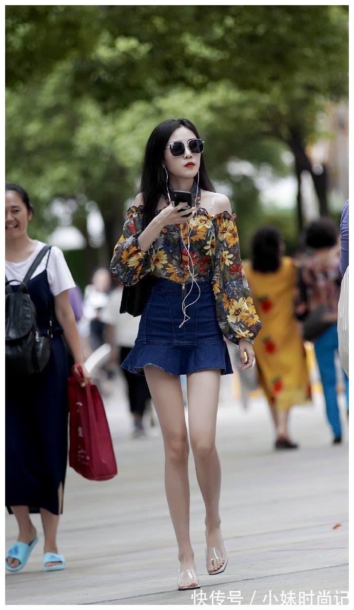 小姐姐|碎花一字肩,时尚和“土气”的结合体,爱了爱了