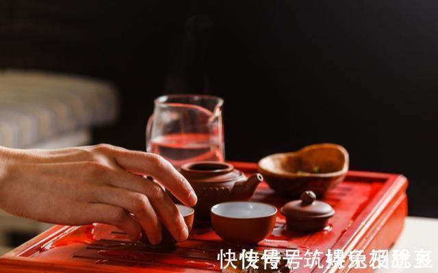 早起|45岁是“养生黄金期”,早起坚持4个习惯,身体健康,少生病