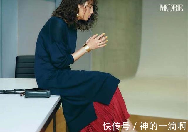 穿搭 毛衣+半裙,教你感受冬季穿搭那一抹温暖和摇曳并存的浪漫之美!