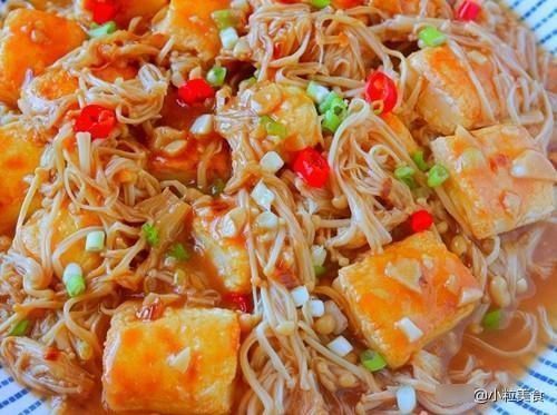 蘑菇豆腐|豆腐跟它一起煮,清熱潤(rùn)燥營(yíng)養(yǎng)開(kāi)胃,夏天來(lái)一碗比肉好吃