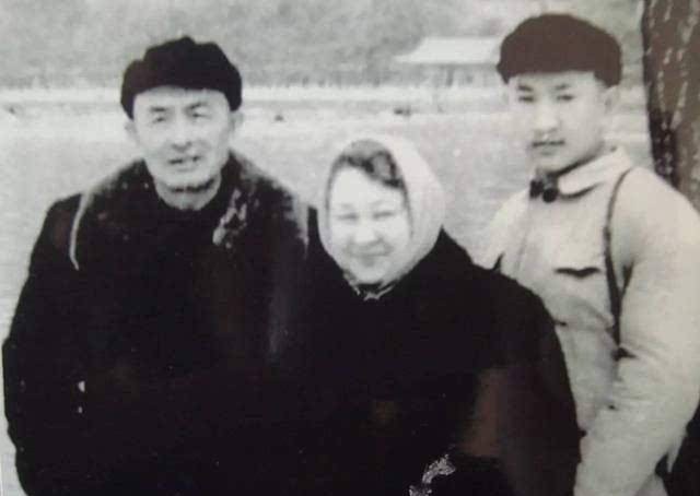 陈昌浩|陈昌浩有四任妻子,其中一位是红军名将,建国后官至副部长