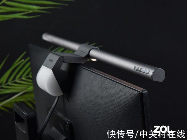 显示器|沉浸式灯光体验 明基屏幕挂灯ScreeBar Halo评测