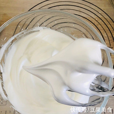 吃一次就上瘾的焦糖杏仁咸奶油蛋糕卷