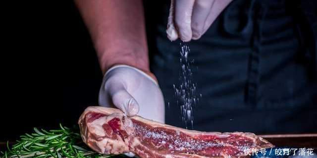 想要|又是一年做腊肉的时候,想要好吃关键在腌制,大厨做法秘方全公开