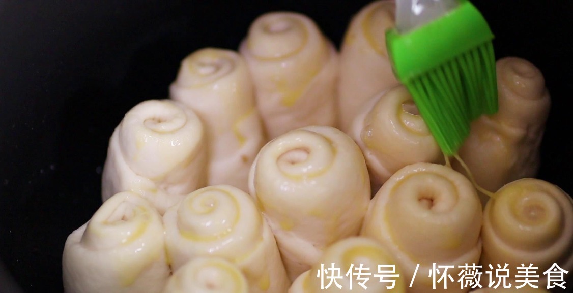 电饭煲做脆底面包,松软拉丝不揉膜,好吃不上火