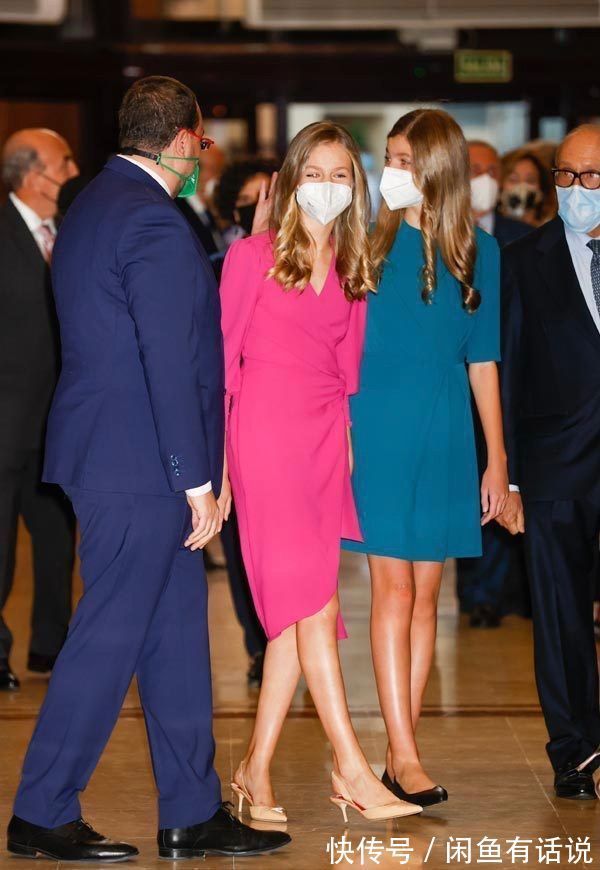 莱昂诺尔 西班牙大公主模样变成熟,15岁就穿紧身裙配高跟鞋,身高赶超妈妈