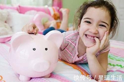 金钱|男孩花100元买饮料,妈妈去质问店家,老板看看监控就明白了