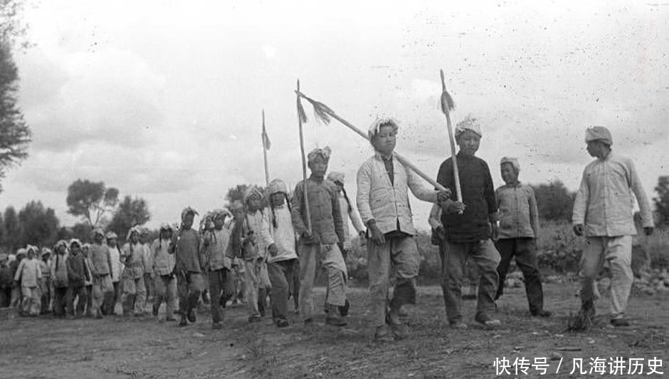 台儿庄|草莽出身的抗日名将,台儿庄拄拐杖指挥作战,后因日军毒气弹身亡