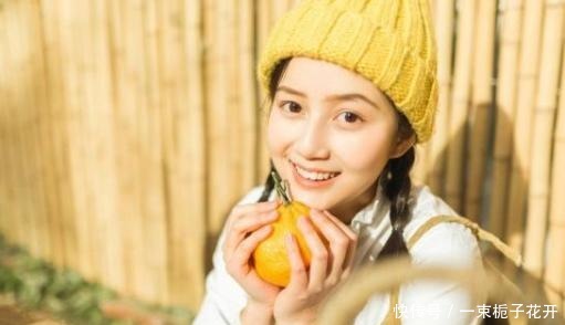 女人|脸上有这四个特征的女人,简单化妆就能变美,看看你有这特征吗