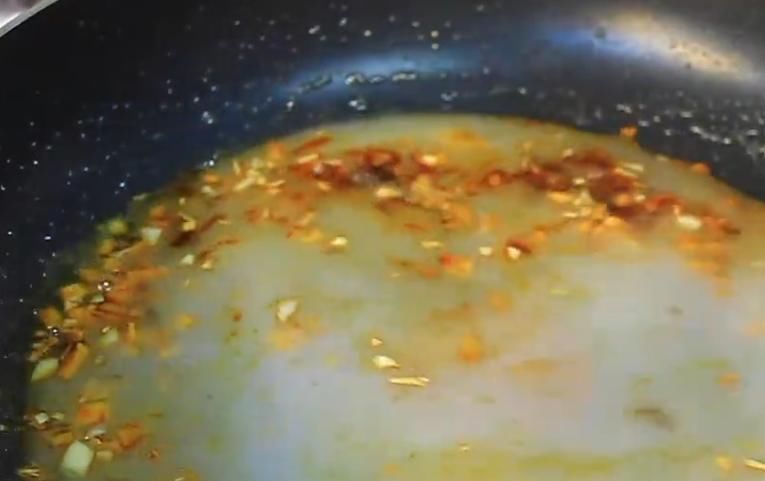 胡萝卜搭配菠菜,简单一做就变成了一道美味,鲜香美味,营养丰富