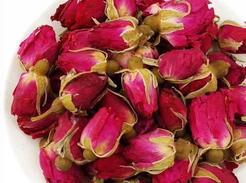 玫瑰花|玫瑰花和此物一起泡,每天一杯,皱纹淡了,气血足了,手脚也暖和