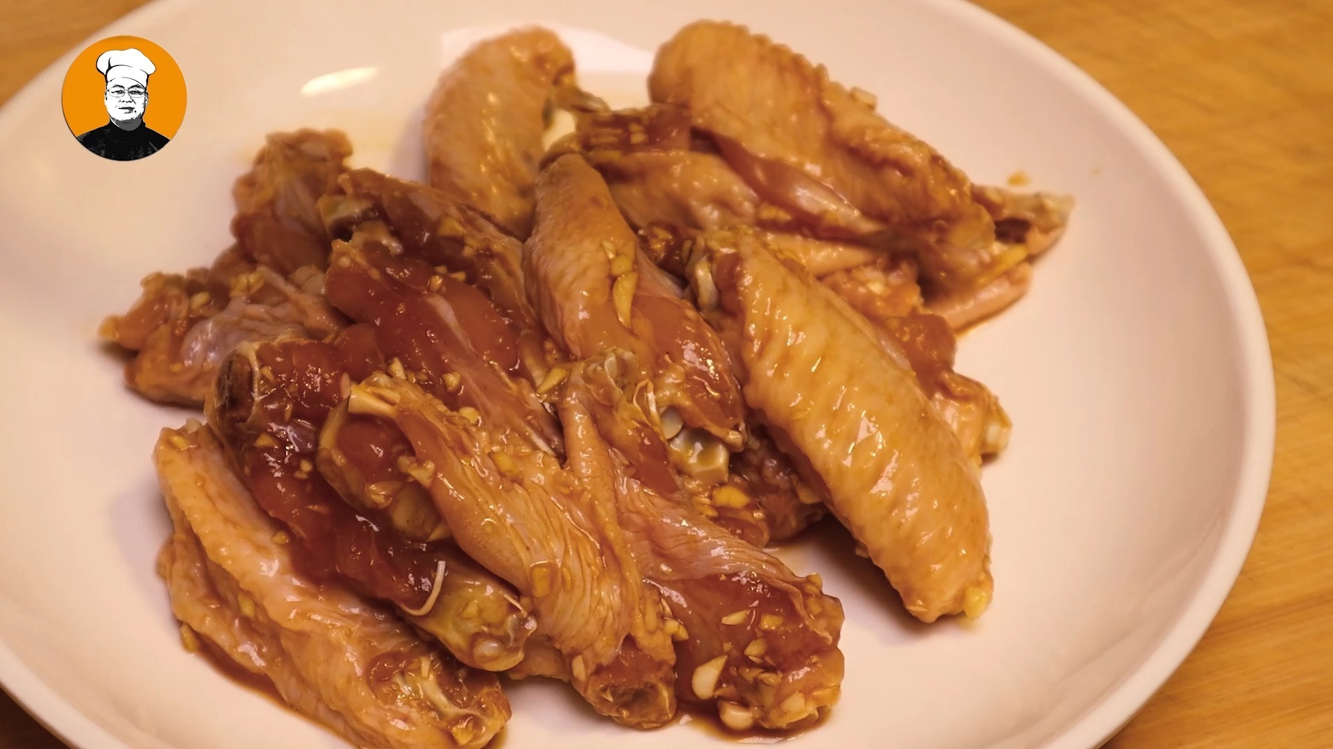 蒜香鸡翅正确做法,外焦里嫩,蒜香浓郁,学会你也是大厨