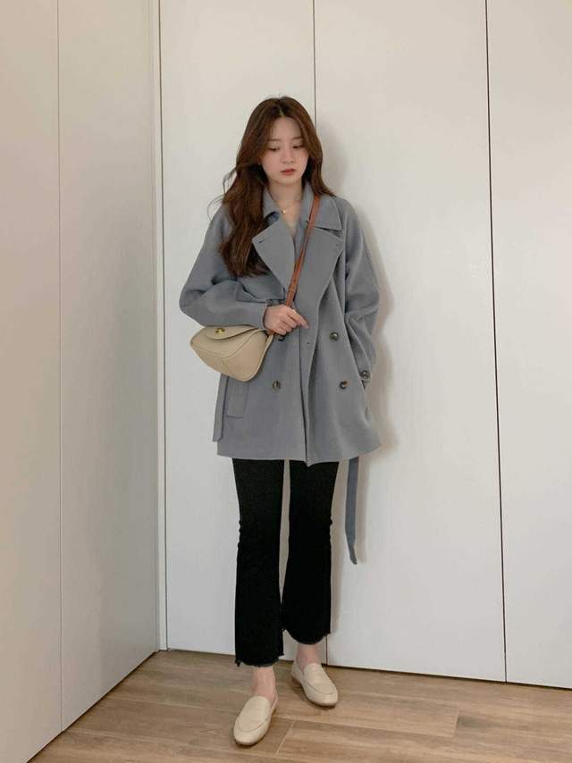 大衣|不止黑白灰经典,今冬更流行雾霾蓝大衣,时髦又百搭,太经典了