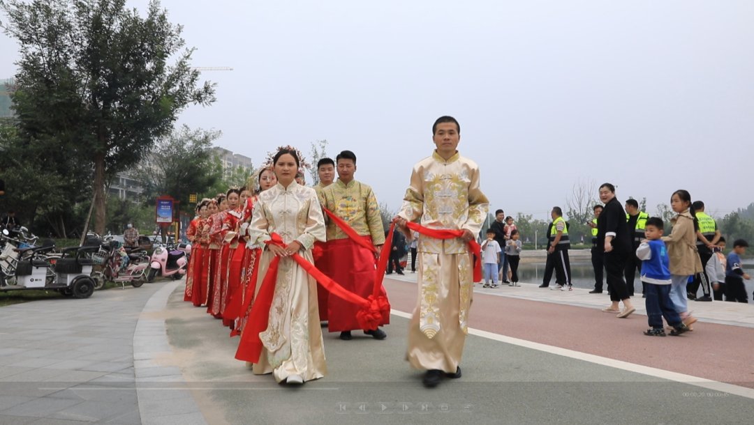 盛典|【新时代文明实践】菏泽市鄄城县：举办2021年“品中华文化 崇婚尚新风”新中式集体婚礼盛典