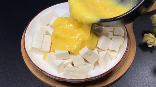番茄+豆腐+鸡蛋这样做，鲜嫩爽滑，营养丰富，做法也很简单