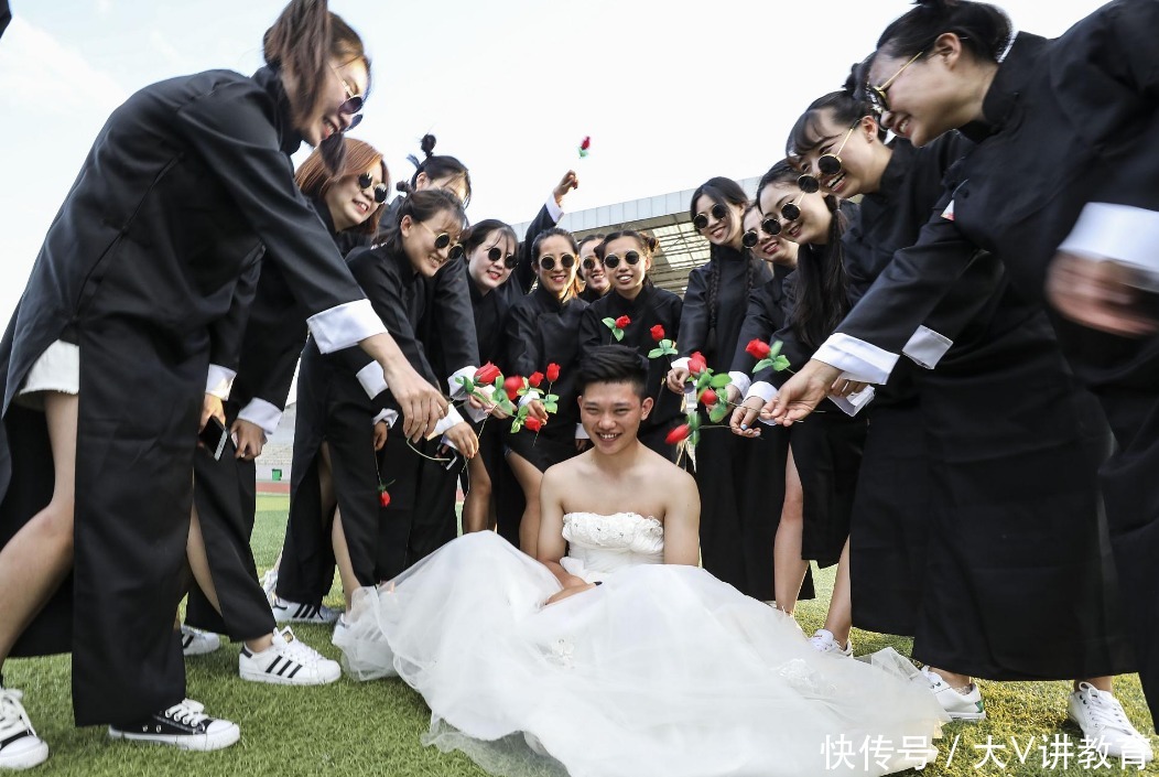 “最难脱单”的大学排名更新,清华大学情况堪忧,第一名出人意料