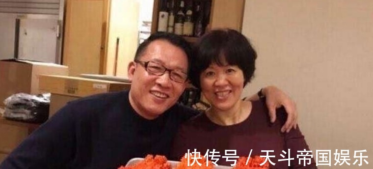 弟弟|郎平女儿晒父亲合影,同父异母弟弟露面,父亲照顾女儿15年未再婚!