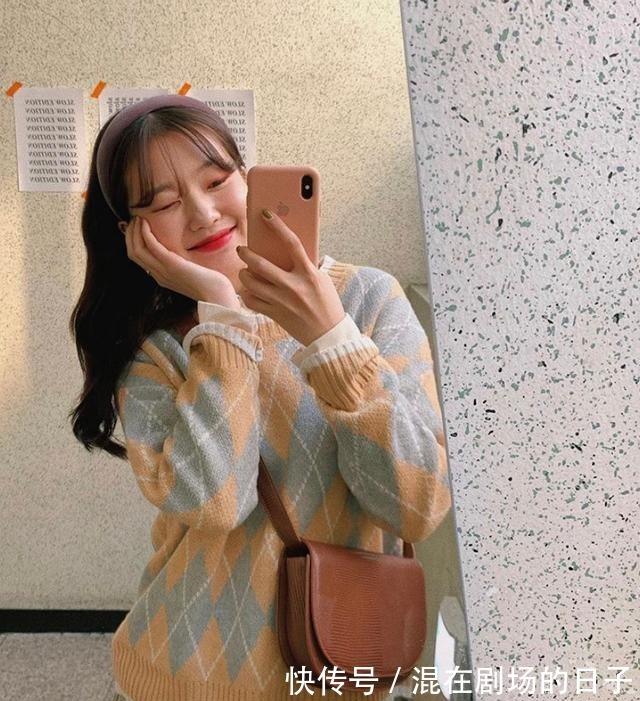 马甲 打底衫过时了！秋冬流行这4件内搭！打底衫过时了！秋冬流行这4件内搭！