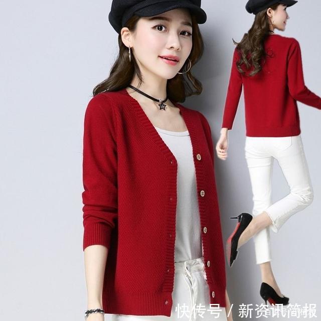女人别再穿烂大街的毛衣了，今年流行“秋开衫”穿5年都不过时