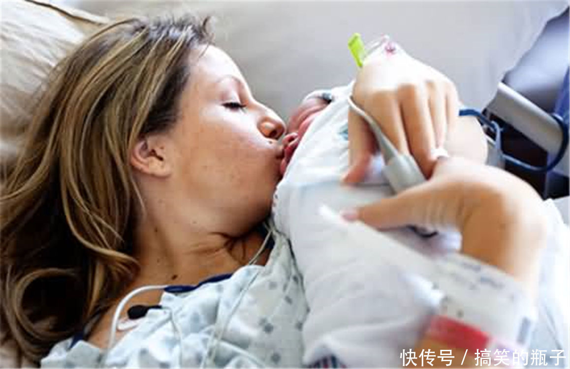 宝宝出生时“丑哭”妈妈,被嫌弃长大,如今颜值完美逆袭,真好看