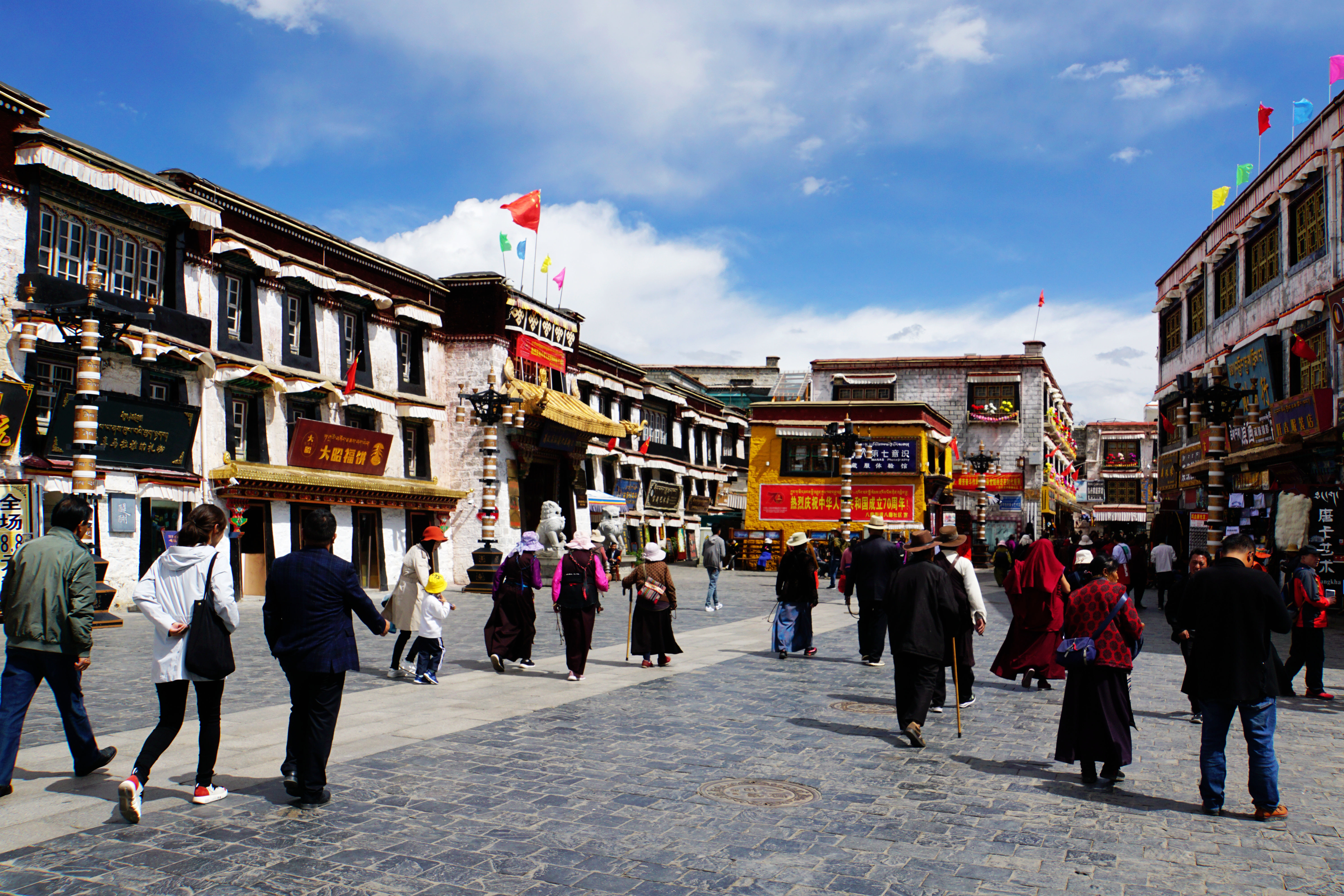 大昭寺|【80天单人单车环藏之旅】观览佛教圣地大昭寺，八廓街猎摄盛装美女