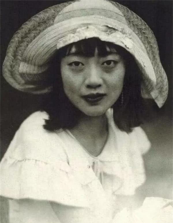 生前|无法重拍瞬间：骑黑驴的格格，刚抽完鸦片的婉容，图5溥仪生前最后一张照片