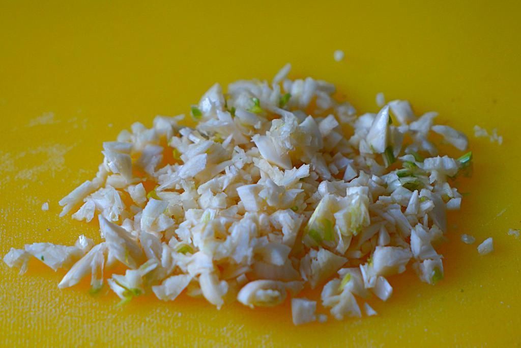 用花生米这样做下酒菜，太实用了，不油炸不用炒，宴客倍有面子