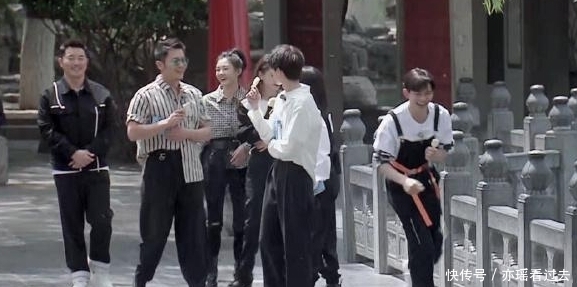 奔跑吧兄弟 郑恺苗苗首次参加《奔跑》互动,令人羡慕不已