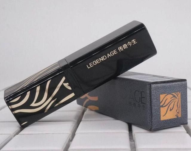 唇皮|嘴唇干裂如何快速“修复”?睡前简单三招,唇干女生“秒变嘟唇”