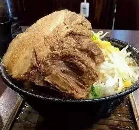 |笑话:别傻了,这么热的天外面怎么可能有人