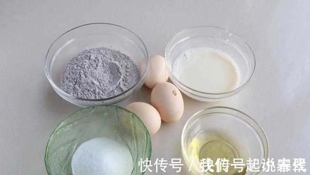 模具|黑米发糕做法，鸡蛋加牛奶上锅蒸一蒸，软糯香甜营养满满