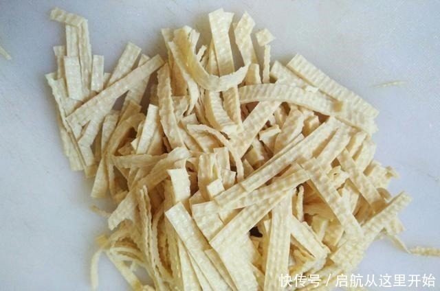 曲線|贅肉最怕的就是“它”，不論男女，吃完排出黑臭宿便，腰部有曲線