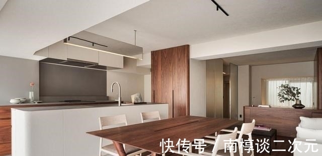 客餐厅|56㎡四室公寓，空间全打通长虹玻璃做隔墙，改成开放一居室更安逸