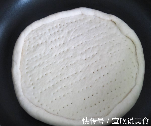 想吃披萨不用买,只需一个平底锅,自己做的也美味,让你食指大动